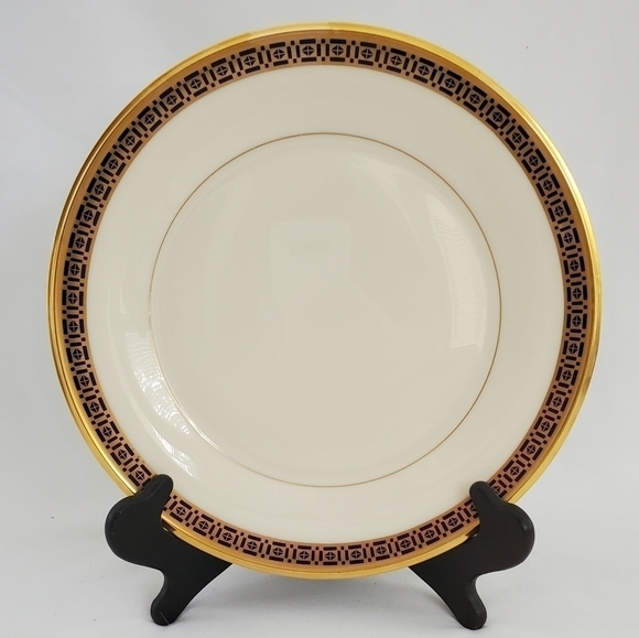 RARE and Discontinued Lenox Tudor Dinner Plate - Picture 1 of 5